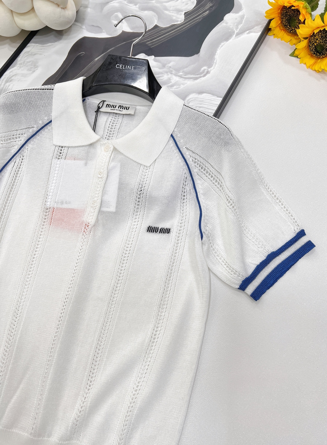 🆕Miumiu2025新款插肩条纹针织短袖，定制YB纱线织造 质感高级光泽舒适 针织翻领半开襟上衣剪裁 