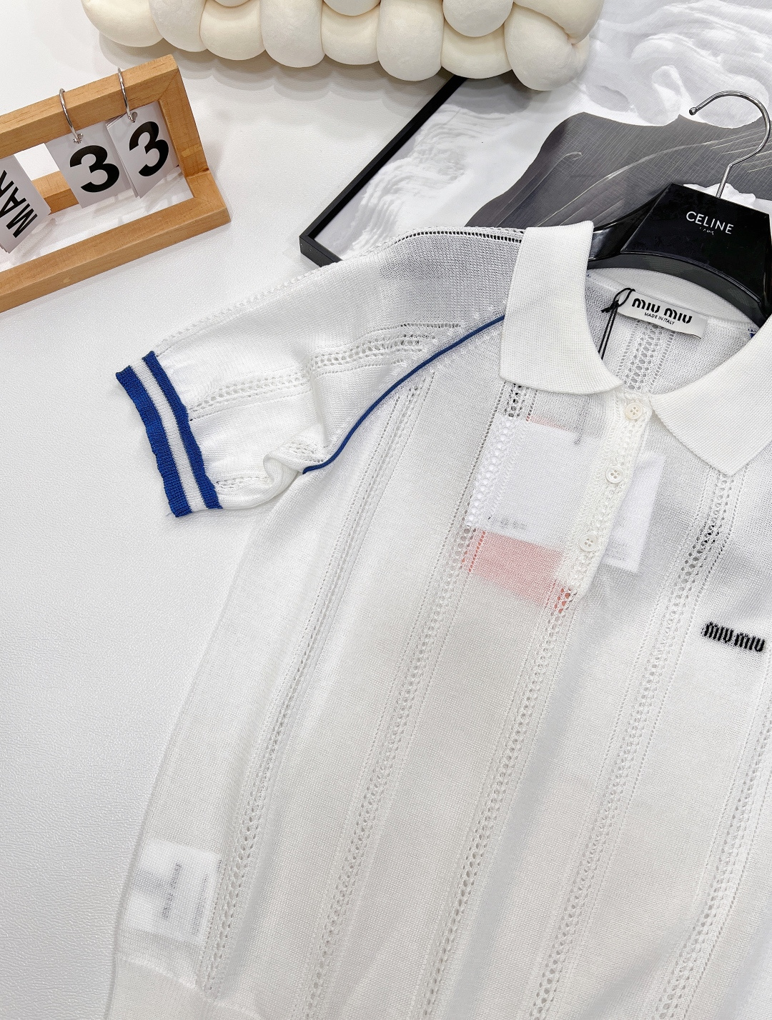 🆕Miumiu2025新款插肩条纹针织短袖，定制YB纱线织造 质感高级光泽舒适 针织翻领半开襟上衣剪裁 