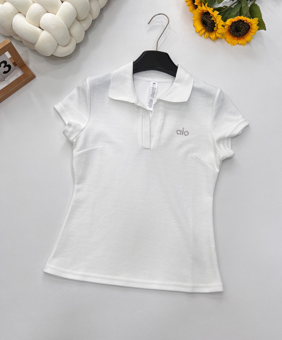 NO:332082,Alo new Polo shirt, fashion changes rapidly, classics never go out of date, alo Polo shirt is like this. Simple Polo collar design, with a college-style filter, which reduces age in one second, and easily grasps elegance and playfulness. The exquisite 