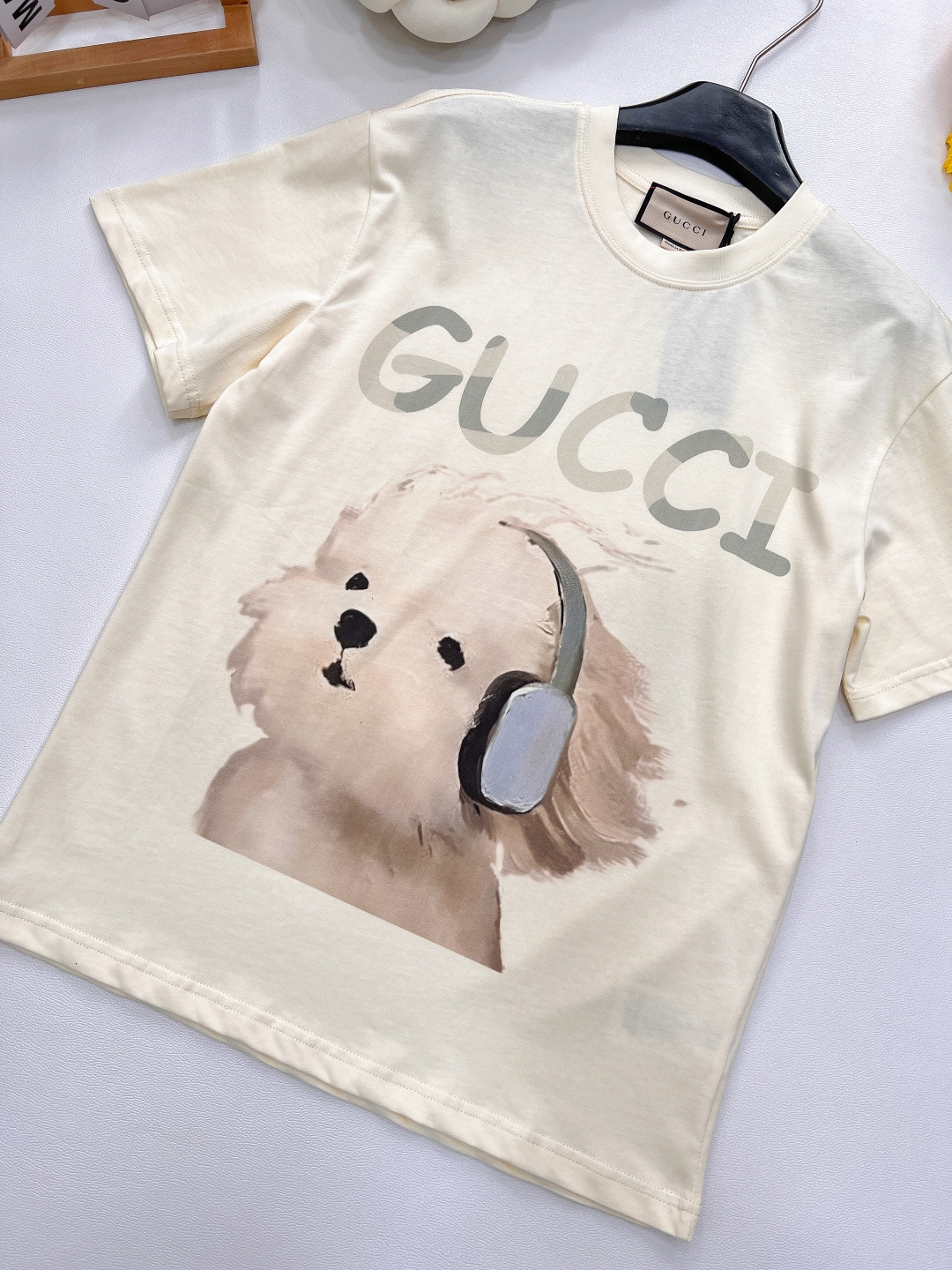 🆕 GUCCI 卡通可爱耳机狗狗印花图案短袖T恤设计感十足 干净又清爽 满满的青春活力 真的狠难不爱啊！