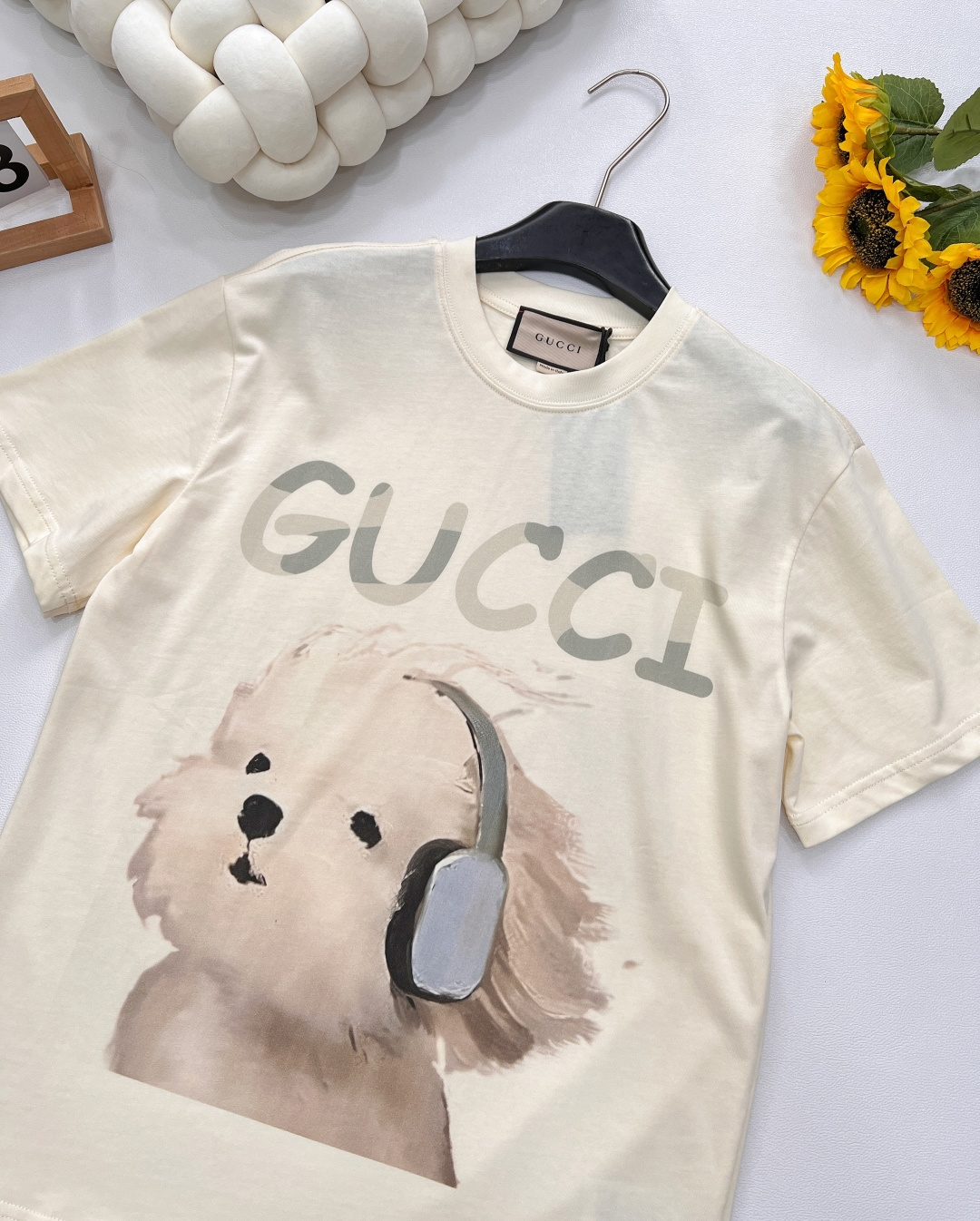 🆕 GUCCI 卡通可爱耳机狗狗印花图案短袖T恤设计感十足 干净又清爽 满满的青春活力 真的狠难不爱啊！