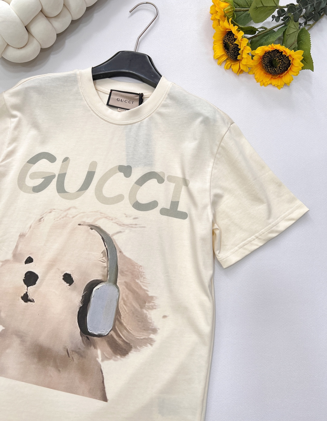 🆕 GUCCI 卡通可爱耳机狗狗印花图案短袖T恤设计感十足 干净又清爽 满满的青春活力 真的狠难不爱啊！