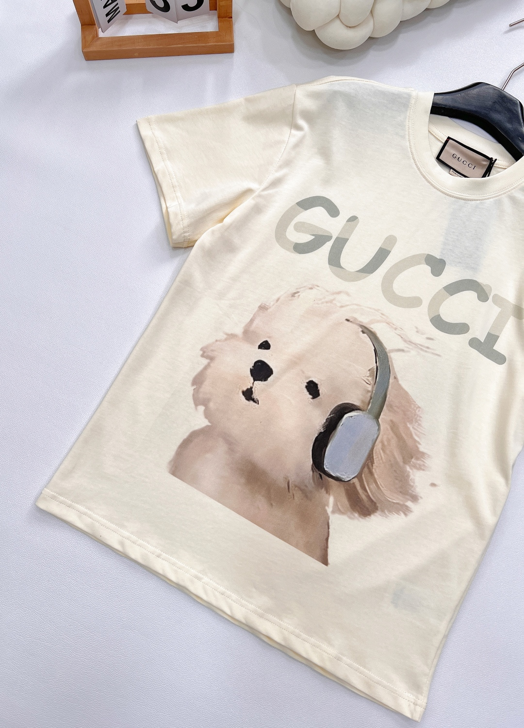 🆕 GUCCI 卡通可爱耳机狗狗印花图案短袖T恤设计感十足 干净又清爽 满满的青春活力 真的狠难不爱啊！