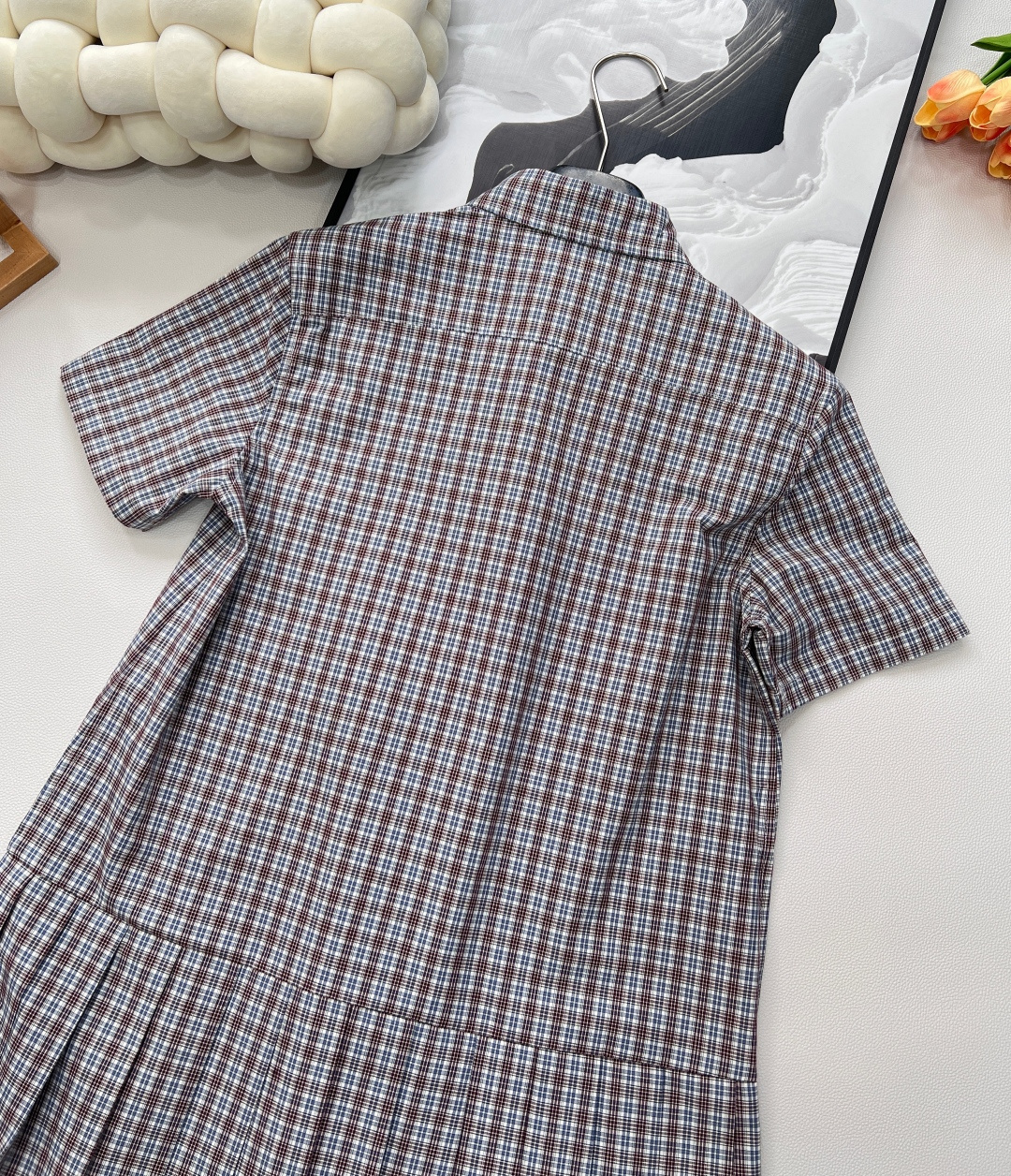 🆕MiuMiu25Ss春夏新款logo徽标刺绣百褶衬衫裙，高版出品！学院风格纹新品又来啦，一系列都出啦，