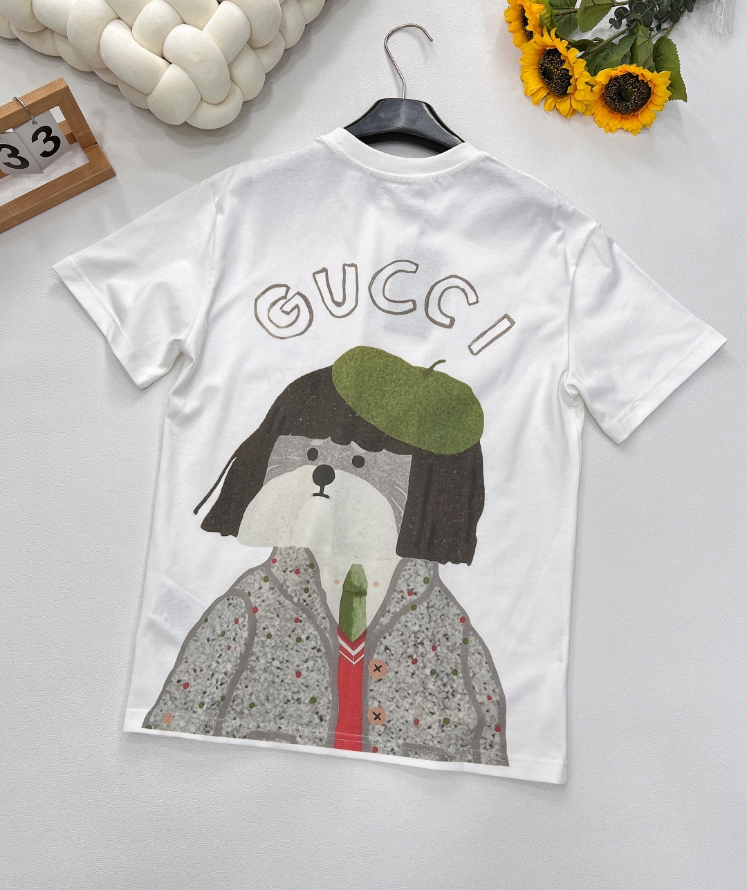 🆕 GUCCI 插画师联名卡通小狗印花短袖T恤计感十足 干净又清爽 满满的青春活力 真的狠难不爱啊！凹起