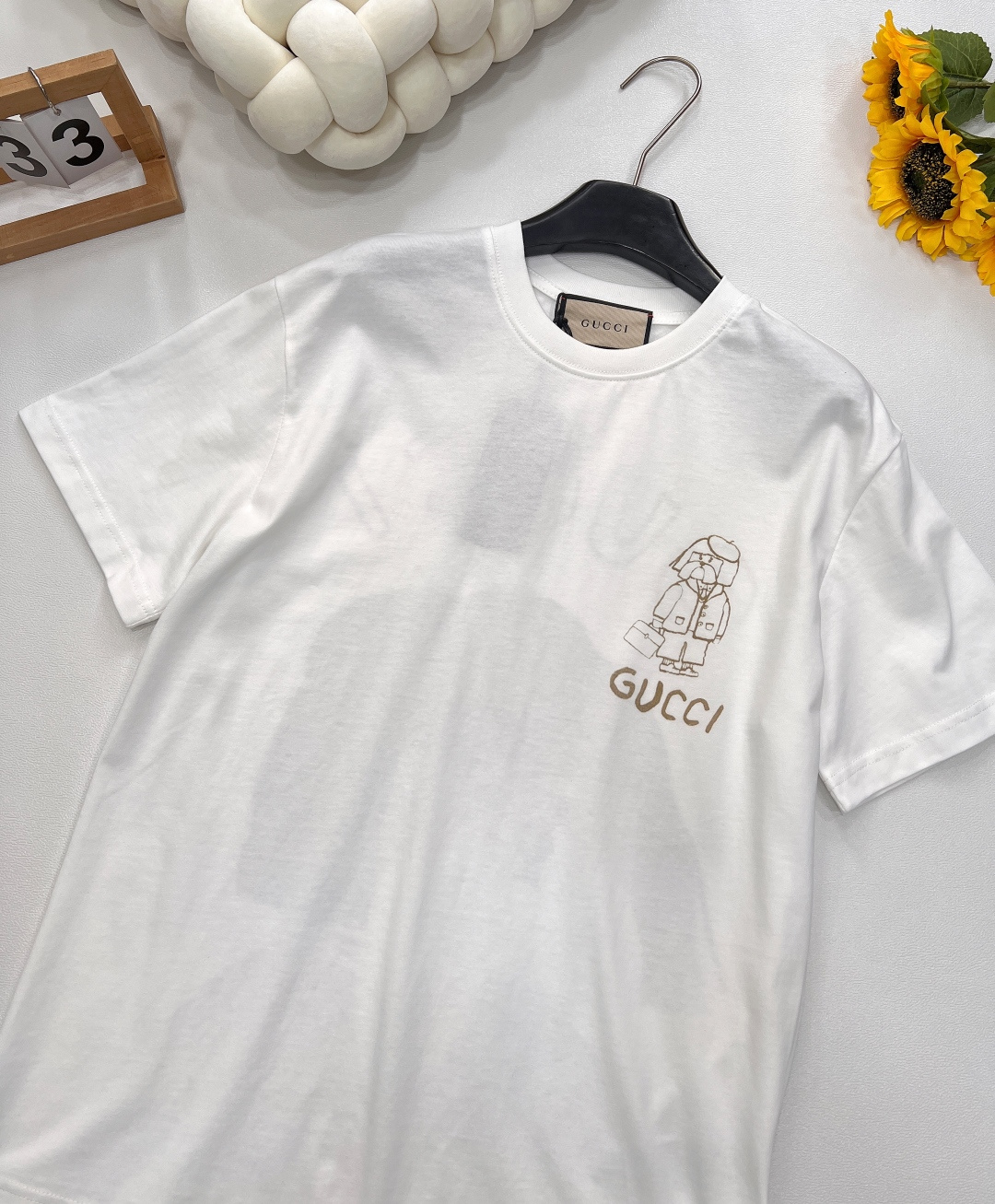 🆕 GUCCI 插画师联名卡通小狗印花短袖T恤计感十足 干净又清爽 满满的青春活力 真的狠难不爱啊！凹起
