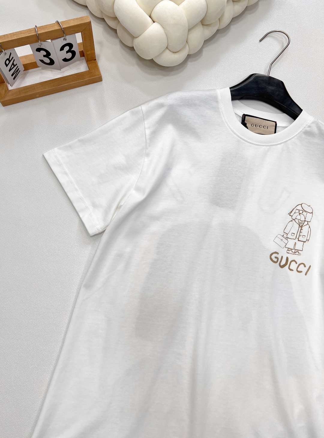 🆕 GUCCI 插画师联名卡通小狗印花短袖T恤计感十足 干净又清爽 满满的青春活力 真的狠难不爱啊！凹起