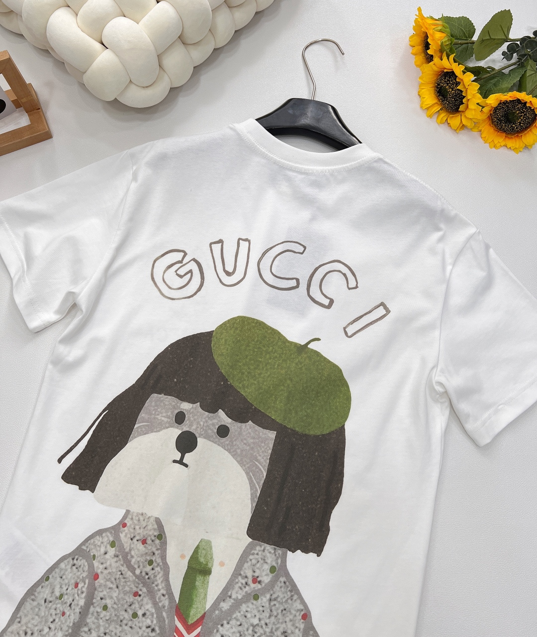 🆕 GUCCI 插画师联名卡通小狗印花短袖T恤计感十足 干净又清爽 满满的青春活力 真的狠难不爱啊！凹起