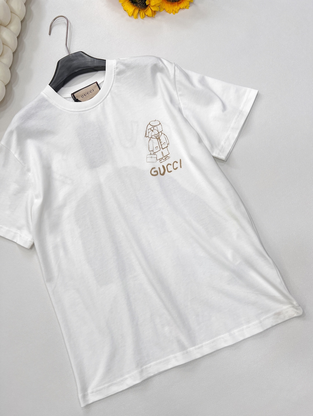 🆕 GUCCI 插画师联名卡通小狗印花短袖T恤计感十足 干净又清爽 满满的青春活力 真的狠难不爱啊！凹起