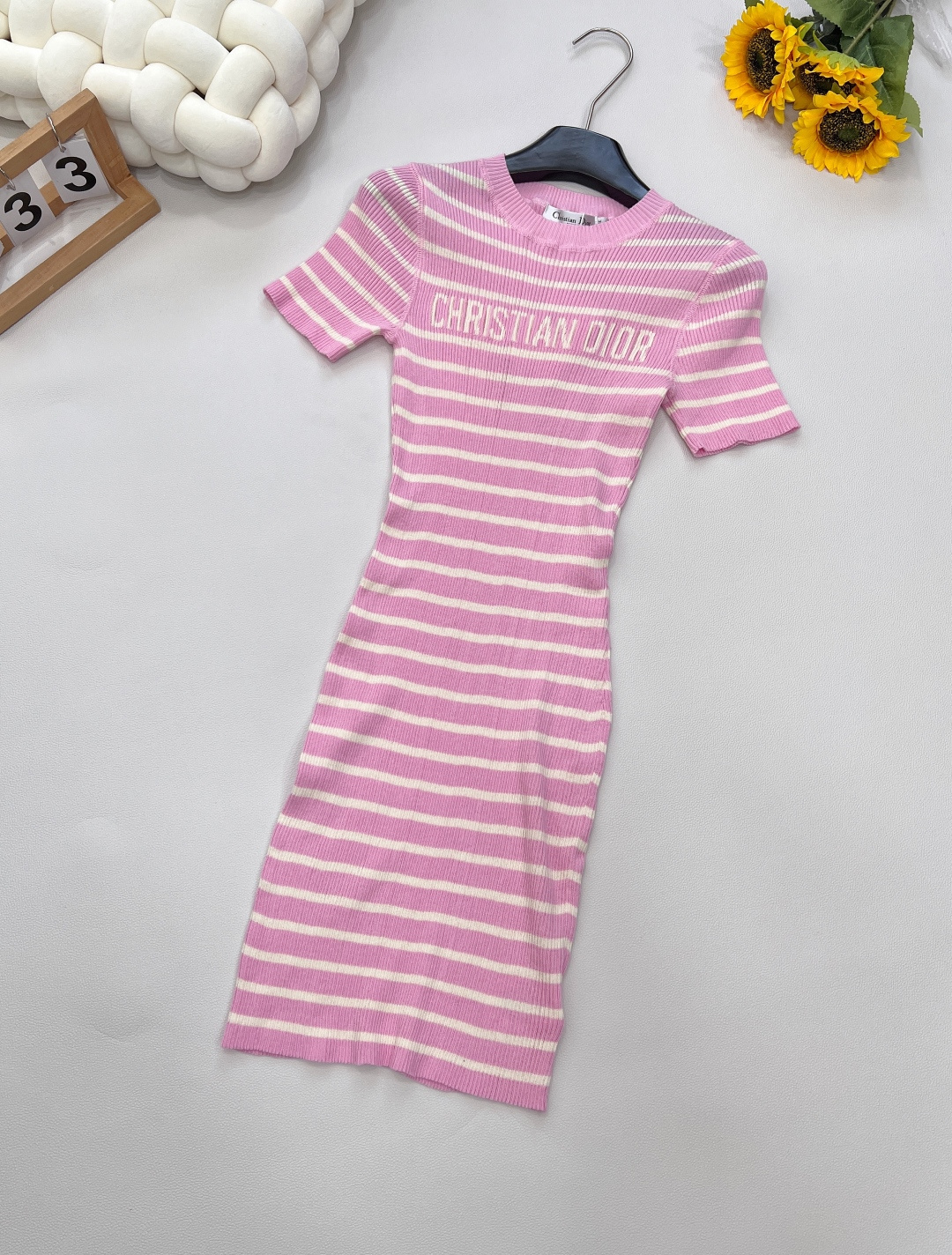 NO:333049,Dior new striped dress!  Classic design YY DS high elastic slim fit and slim, so beautiful!  The college style is very age-reducing and slimming. The striped color-blocking design is very high-end and pleasing to the eye!  The letters on the chest are so beautiful. The round neck design is sweet and you can get it out with one piece. Come on the baby you like!  The three standards are complete, and the first large order has been released!  Size sml code, dior, skirts, alexander wang19860909dior新款条纹连衣裙！经典设计YY DS 高弹力修身显瘦 太好看了！学院风十分减龄 显瘦 条纹拼色设计都特别高级耐看！气质满分胸前字母点缀太好看啦 圆领的设计甜美气质 出门一件就搞定 喜欢的宝宝们来 ！三标齐全,首单大货已出 ！ 尺码sml 编码,,dior,skirts,alexander wang,Women's clothing