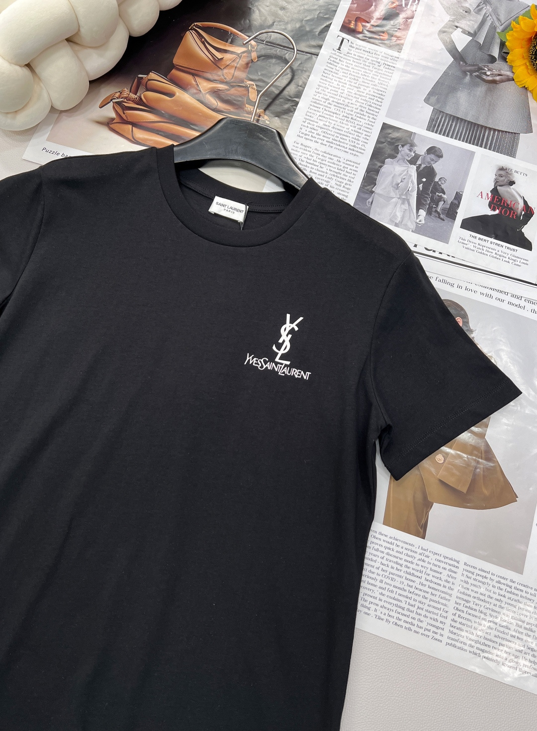 🆕YSL 字母印花休闲短袖T恤，采用100%密织棉质面料绵柔触感，亲肤透气 面料很有质感手感柔软舒适，上