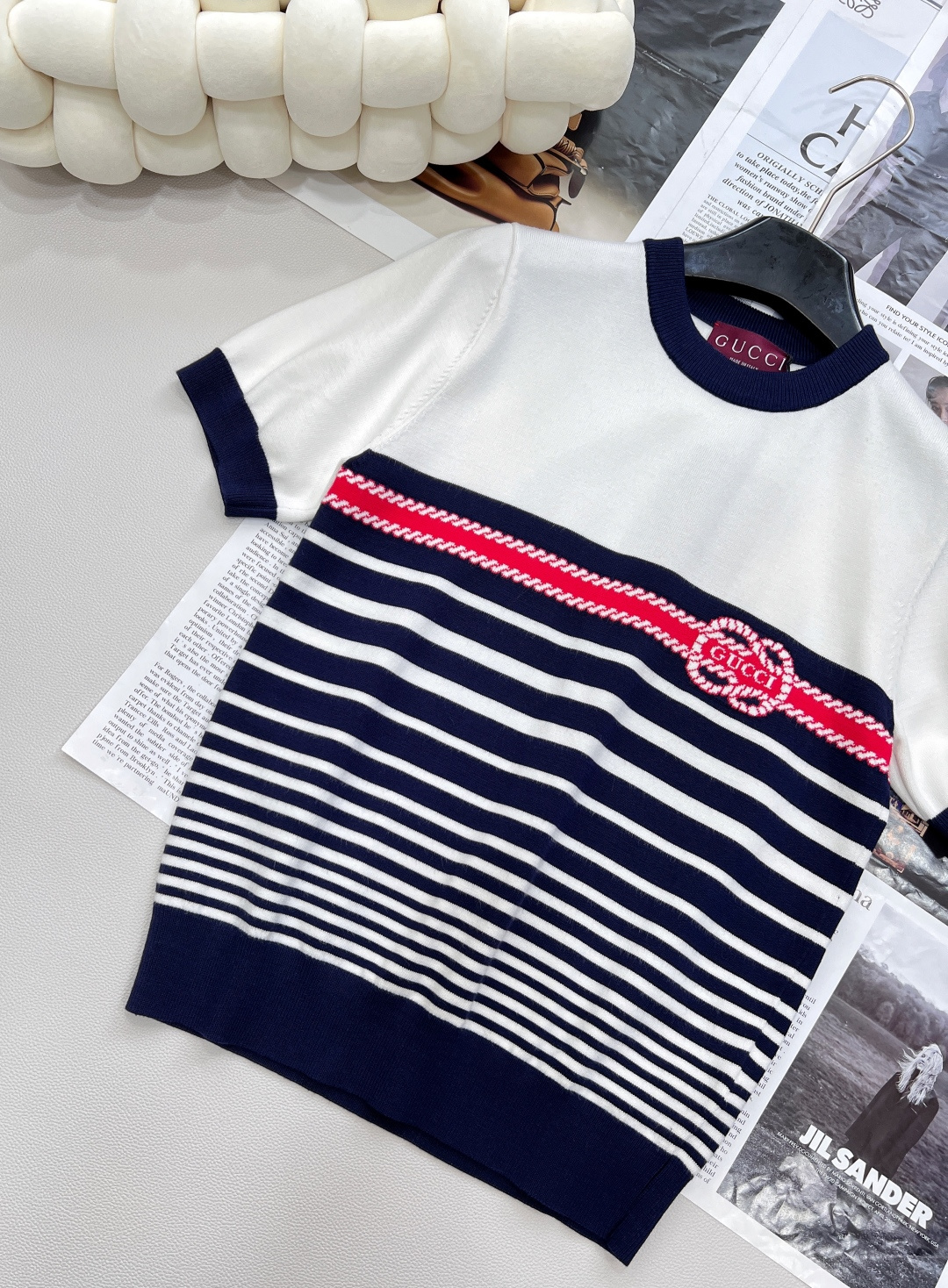 🆕Gucci25SS春夏新款针织圆领短袖， 间色条纹拼接设计 经典品牌字母logo提花点缀 ，定制纱线织