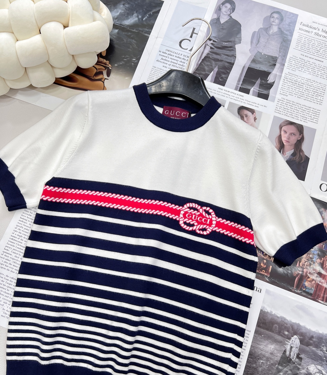 🆕Gucci25SS春夏新款针织圆领短袖， 间色条纹拼接设计 经典品牌字母logo提花点缀 ，定制纱线织