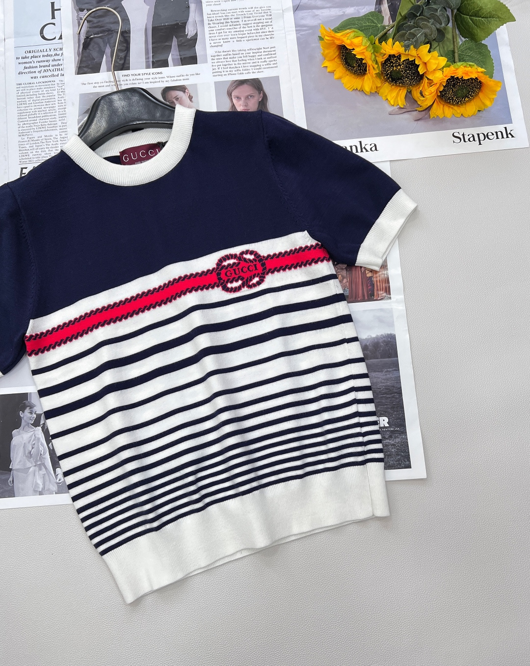 🆕Gucci25SS春夏新款针织圆领短袖， 间色条纹拼接设计 经典品牌字母logo提花点缀 ，定制纱线织
