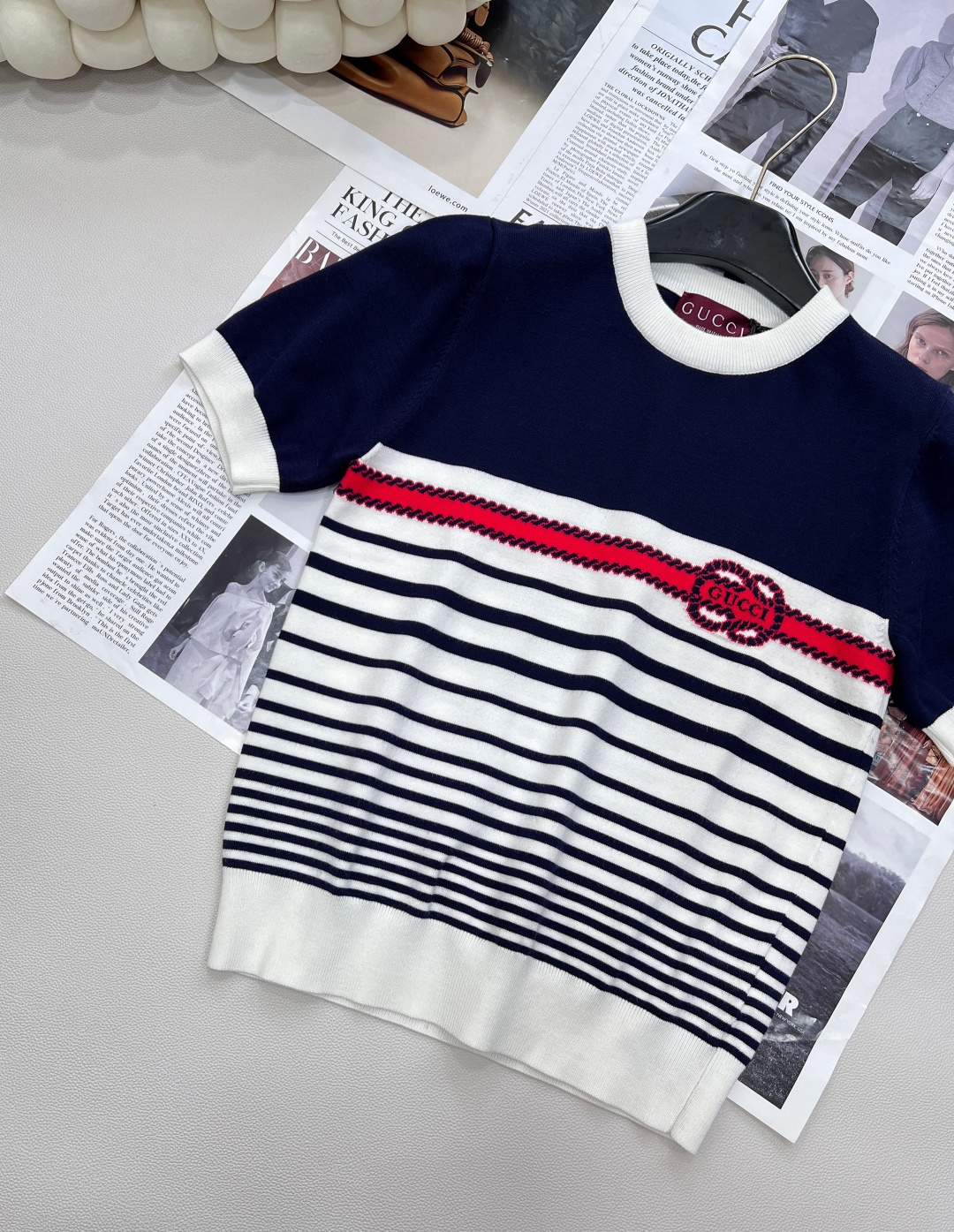 🆕Gucci25SS春夏新款针织圆领短袖， 间色条纹拼接设计 经典品牌字母logo提花点缀 ，定制纱线织