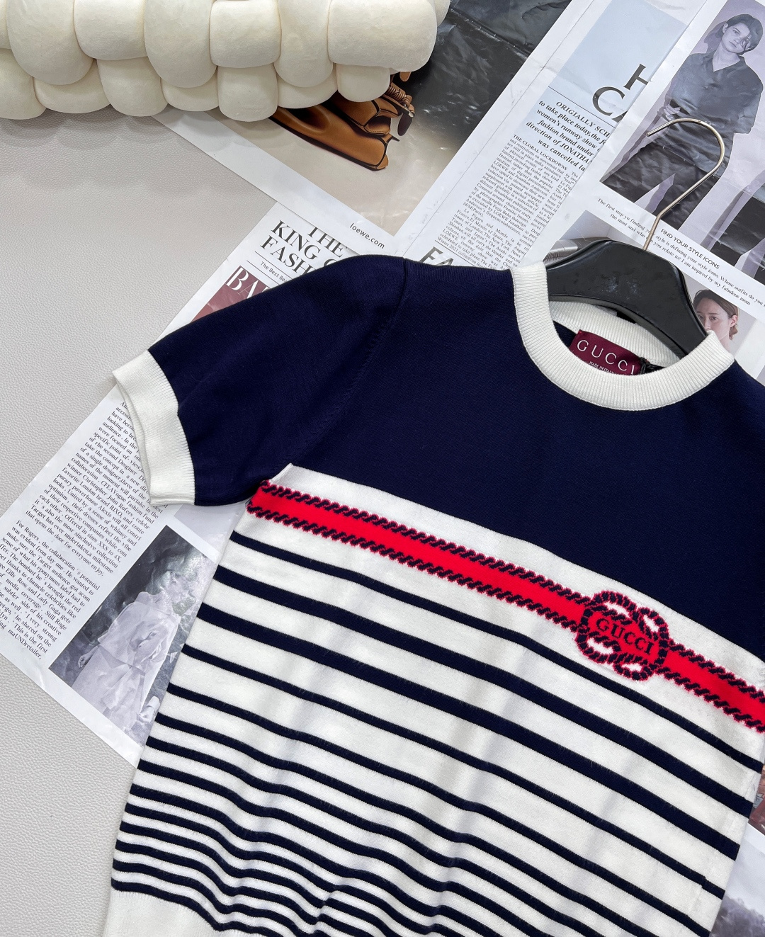 🆕Gucci25SS春夏新款针织圆领短袖， 间色条纹拼接设计 经典品牌字母logo提花点缀 ，定制纱线织