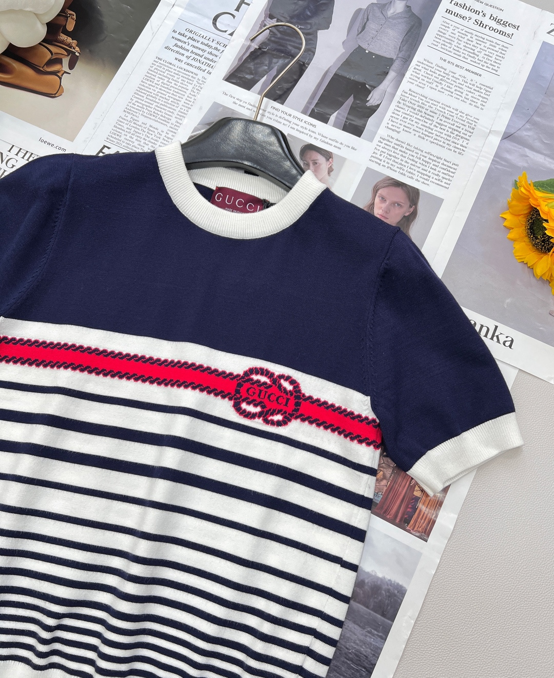 🆕Gucci25SS春夏新款针织圆领短袖， 间色条纹拼接设计 经典品牌字母logo提花点缀 ，定制纱线织