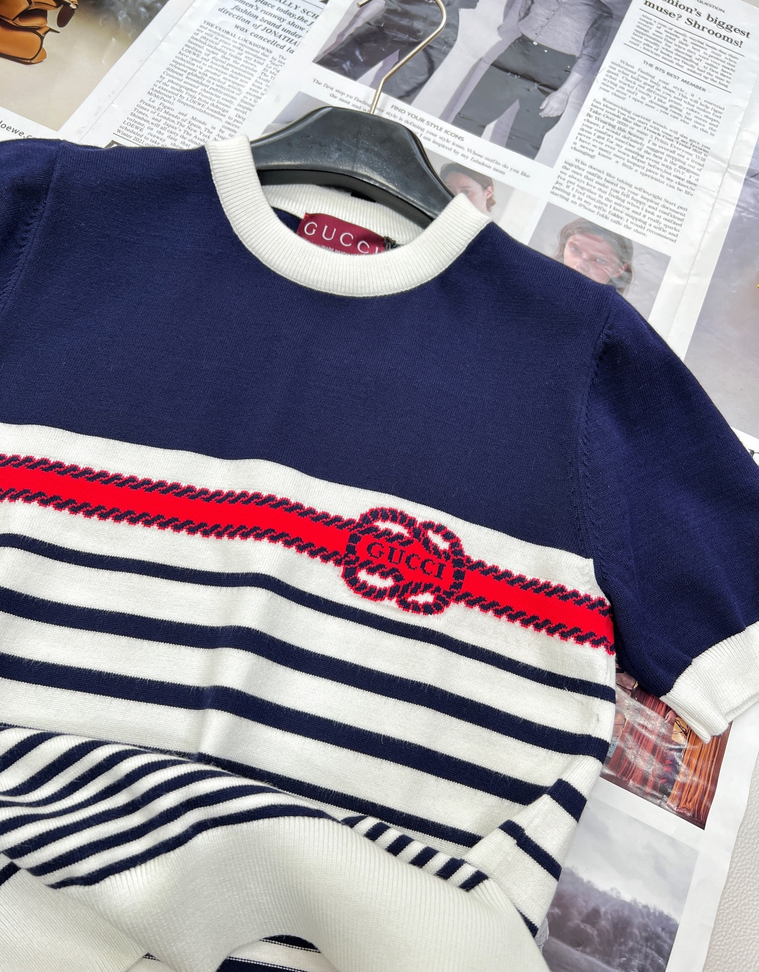 🆕Gucci25SS春夏新款针织圆领短袖， 间色条纹拼接设计 经典品牌字母logo提花点缀 ，定制纱线织