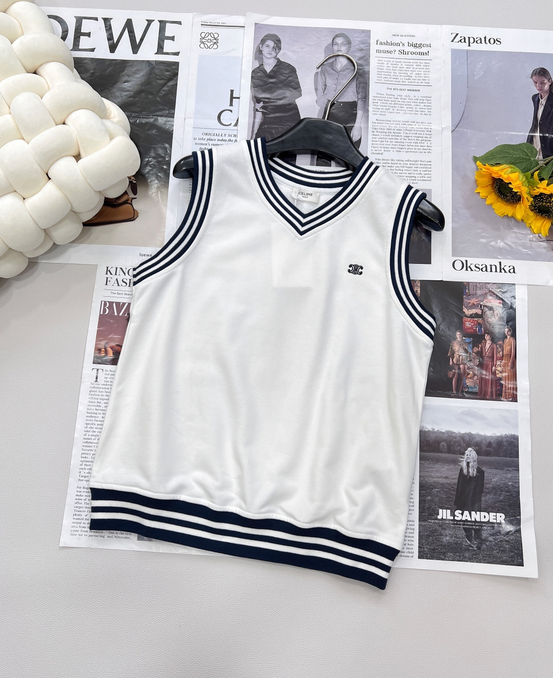 NO:334318,lCeline 25FW new color-blocking school uniform vest, every item in this season is OK, Madam is beautiful!  I fell in love with it at first sight... knitted fabric with terry rings feels smooth and comfortable, delicate and soft, super comfortable on the upper body, the color-blocking design is full of fashion, fashionable good nice!  The first large-scale product has been released with the same series of trousers and shorts!  Complete three standards!  Size sml encoding, celine, shorts, alexander wang19860909lCeline 25FW新款拼色校服马甲,这一季的品每一件都ok太太太好看啦！一眼便爱上..采用毛圈的针织面料 手感顺滑舒服 细腻柔软 上身超级舒适 拼色设计洋气十足 时髦值good nice！首单大货已出搭配同系列长裤短裤都有出！三标齐全！ 尺码sml 编码,,celine,shorts,alexander wang,Women's clothing