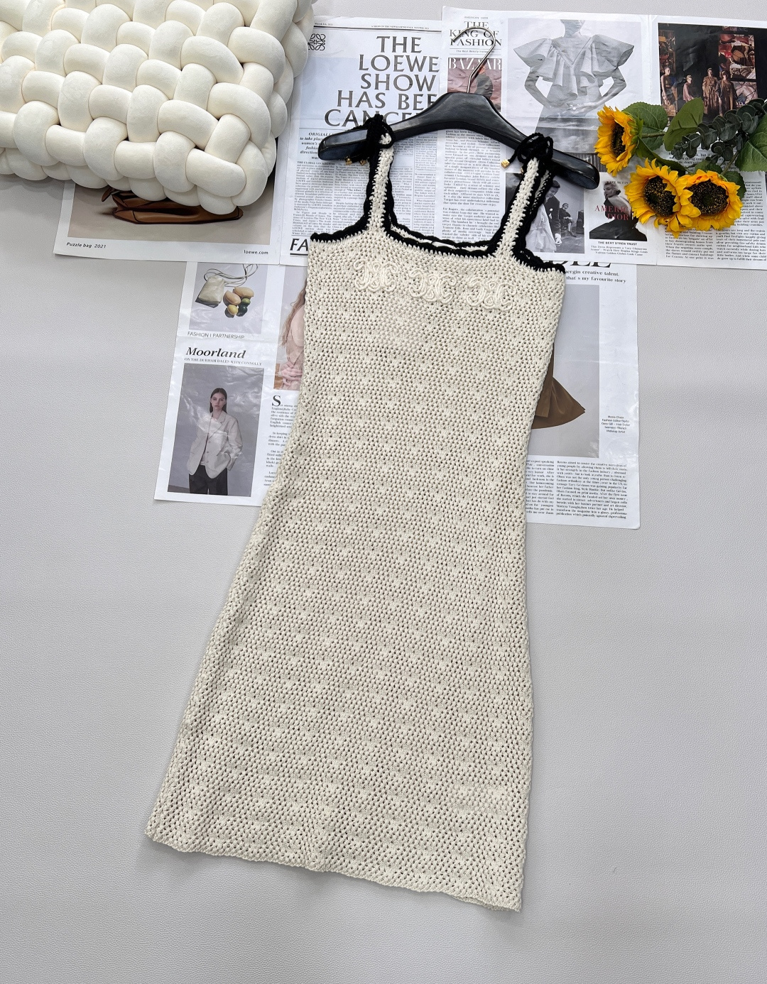 NO:334949,CELINE Hawaiian holiday hollow crochet Arc de Triomphe knitted suspender dress, custom yarn. Hand-made crochet Arc de Triomphe embroidery on chest is recognizable, can be controlled with a variety of figures. Short style really shows proportions. Fresh and slightly pure atmosphere. It also shows the figure and right-angled shoulders. Classic cut. Simple French elegance. Crochet elements that never go out of date. Combining crochet elements and stripes together. Advanced. Atmospheric and yet feminine. The lasting crochet flowers. No hollow crochet flowers are not complete in summer. Large products are available. Size sml code, celine, skirts, alexander wang19860909CELINE 夏威夷度假镂空钩花凯旋门针织吊带连衣裙,定制的纱线. 手工勾花 胸前凯旋门刺绣极具辨识度 多样身材都能驾驭 短款版型真的显比例 清新中略带一丝纯欲氛围感 又显身材又显直角肩 经典裁剪 简单的法式优雅 钩花镂空永不过时的穿搭元素 将钩针元素和条纹融合在一起 高级.大气又不失女性柔美～ 经久不衰的钩花 没有镂空钩花不夏天三标齐全,大货出 尺码sml 编码,,celine,skirts,alexander wang,Women's clothing