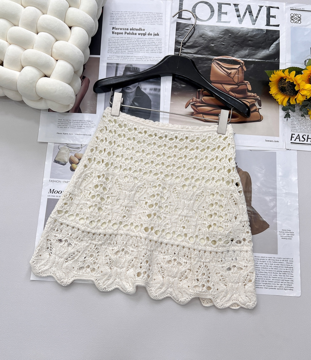 NO:410272,Dior2025SS handmade crochet hollow short sleeve short skirt set, customized YB silk yarn weaving delicate texture, skin-enhancing and breathable, peach heart-collar knitted top short skirt set, front slit and vertical pit strip threaded edge design, add fashion tone, hand-made hollow woven texture is integrated, butterfly pattern on the chest is more delicate, matched with elastic fabric, fit the body and make it look slim and sweet, versatile style is not picky for age-old skin tone, matched with short skirts in the same series, comes with white lining to prevent exposure, wavy lace edge curling edges of the outer skirt, more relaxed and vacation-like, complete set of upper body to match the fashionable style of age-reducing custom face accessories, accurate version, complete three standards, single size sml skirt code,,dior, skirts, T-shirt, alexander wang19860909Dior2025SS手工钩针镂空短袖短裙套装,定制YB丝纶纱线织造 细腻肌理 养肤透气 桃心领针织上衣短裙套装 前襟开叉配合竖坑条螺纹包边设计 增添时尚调性 通体手工镂空编织纹理融入 胸前点缀蝴蝶花纹更显精致 搭配弹性十足的面料 贴合身型显瘦甜美 百搭款式不挑年龄肤色 搭配同系列短裙 自带白色内衬防走光 外裙边缘波浪花边卷边 更显松弛有度假感 成套上身适配减龄时髦风格 定制面辅料 认准版本,三标齐全,单出 尺码sml 半裙编码,,dior,skirts,T-shirt,alexander wang,Women's clothing