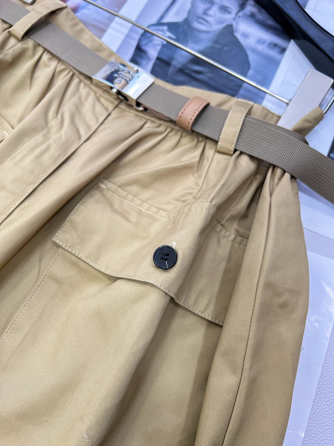 🆕PRADA2025SS新款长款裙配腰带长裙，它自带高级中古风韵 ，浪漫的长裙摆摇曳生姿，复古格调满满，