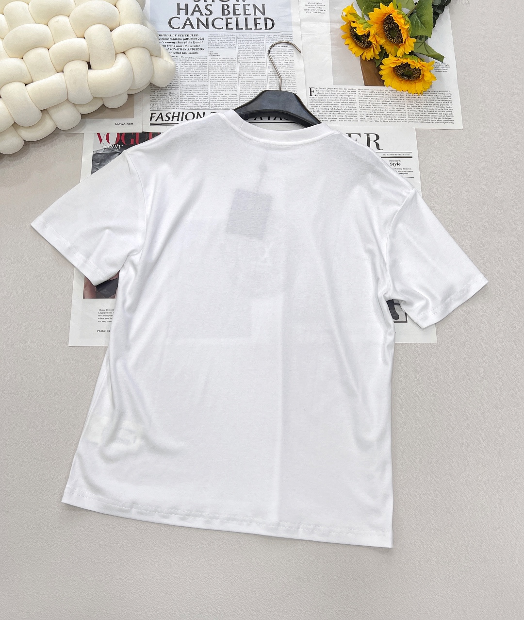 🆕LOUIS VUITTON新款男女同款印花短袖T恤，这款T恤打破传统，以时髦前卫之姿，重新诠释品牌传承