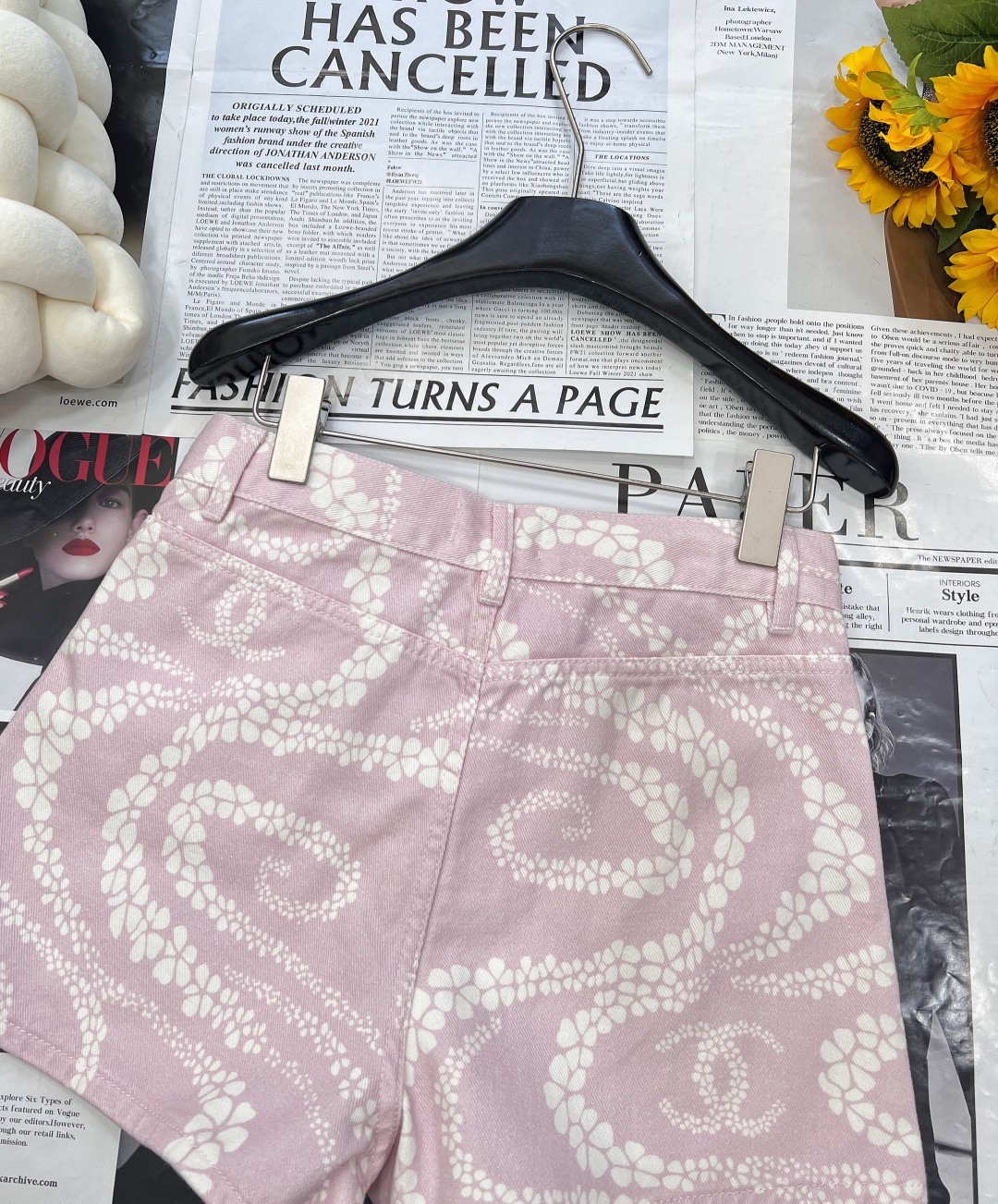 🆕CHANEL小香风coco beach系列新品三色牛仔短裤🩳。粉、蓝、格陵白三色带着浓浓的海风气息登场