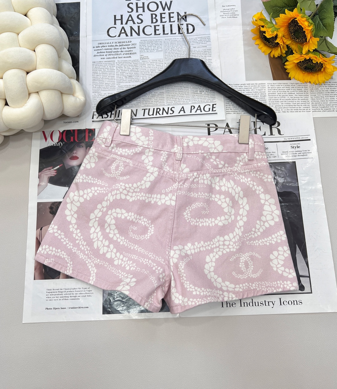 🆕CHANEL小香风coco beach系列新品三色牛仔短裤🩳。粉、蓝、格陵白三色带着浓浓的海风气息登场