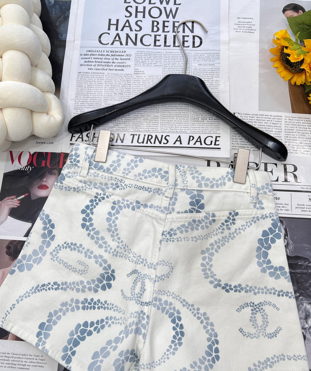 🆕CHANEL小香风coco beach系列新品三色牛仔短裤🩳。粉、蓝、格陵白三色带着浓浓的海风气息登场