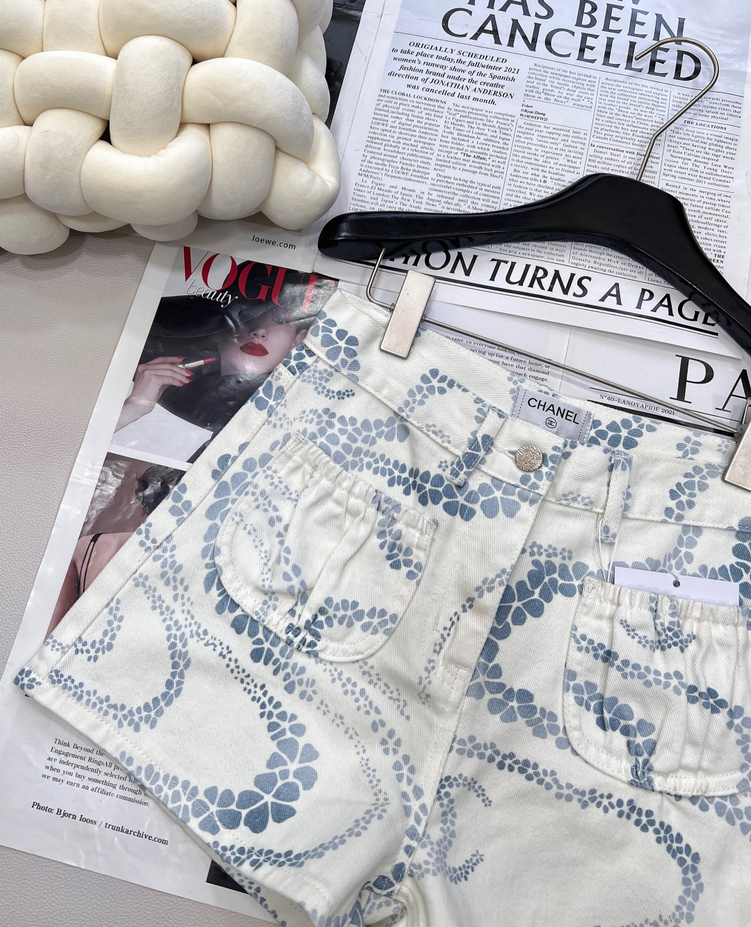 🆕CHANEL小香风coco beach系列新品三色牛仔短裤🩳。粉、蓝、格陵白三色带着浓浓的海风气息登场