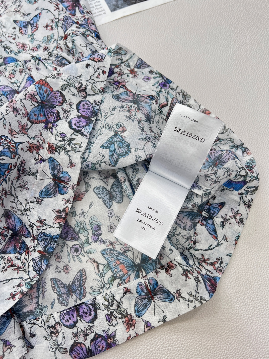 🆕DIRSS新品印花泡泡袖连衣裙，采用定制YB斜纹全棉面料，透气亲肤，带来极致舒适体验，彰显品质格调。-