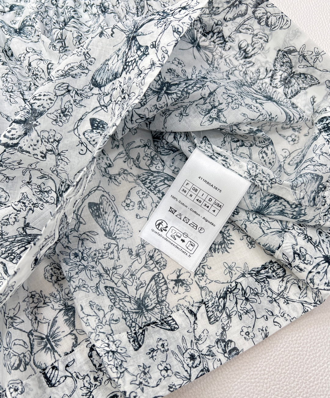 🆕DIRSS新品印花泡泡袖连衣裙，采用定制YB斜纹全棉面料，透气亲肤，带来极致舒适体验，彰显品质格调。-