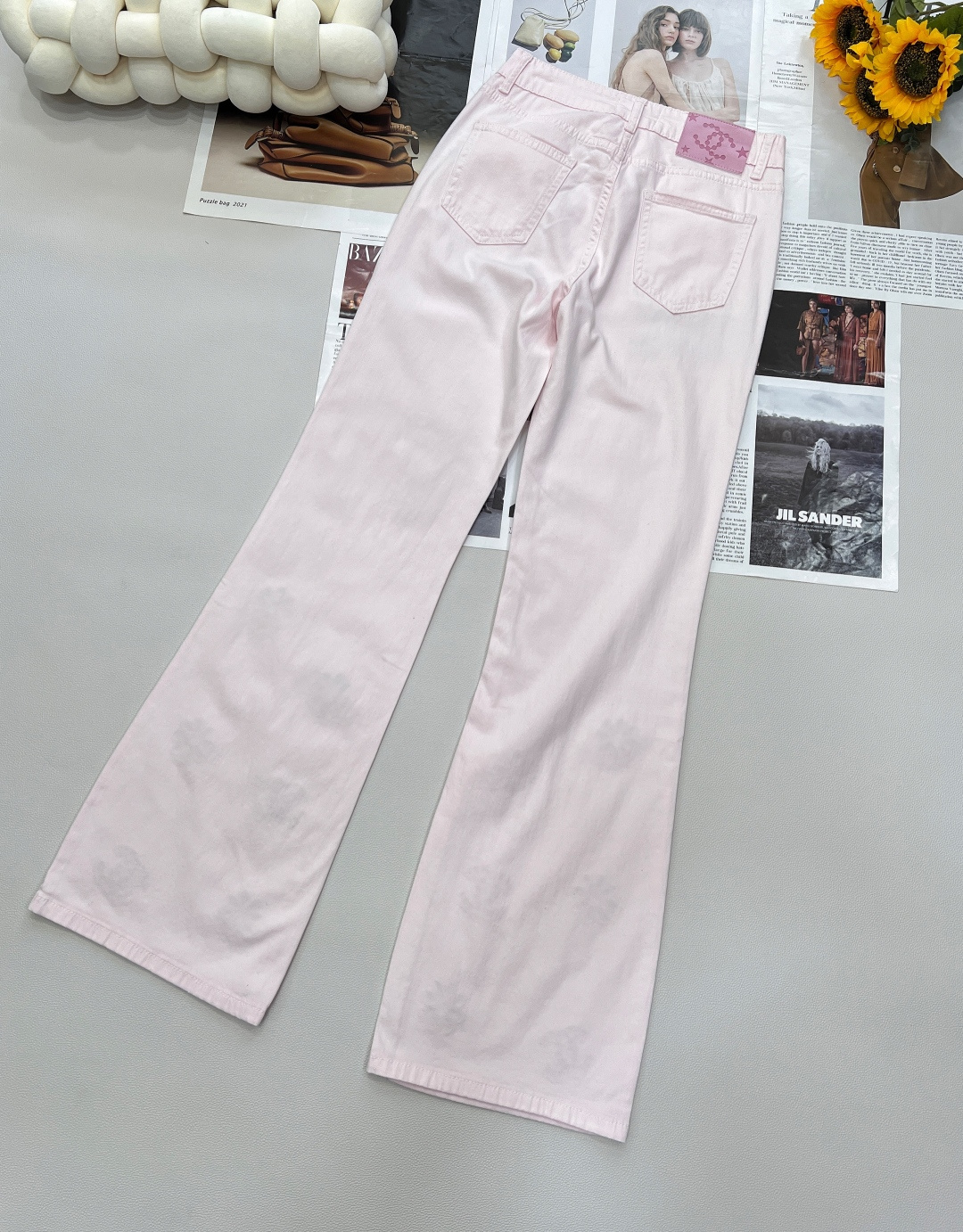 🆕25夏季新品CH小香风双色镂空刺绣微喇叭牛仔裤👖，镂空刺绣设计，超薄纯棉透气牛仔面料，镂空logo简约