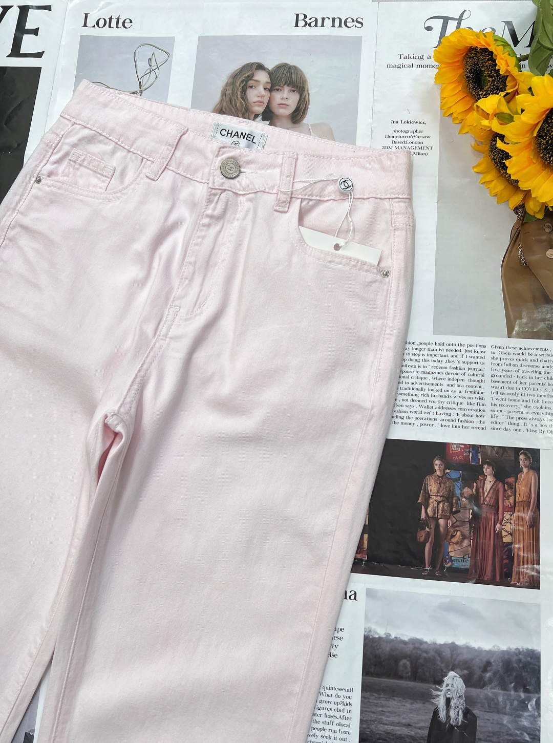 🆕25夏季新品CH小香风双色镂空刺绣微喇叭牛仔裤👖，镂空刺绣设计，超薄纯棉透气牛仔面料，镂空logo简约