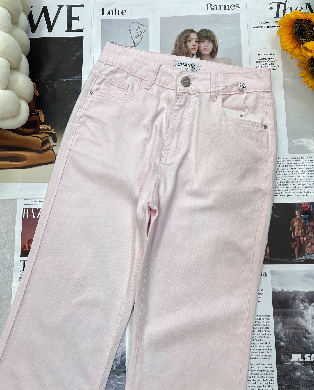 🆕25夏季新品CH小香风双色镂空刺绣微喇叭牛仔裤👖，镂空刺绣设计，超薄纯棉透气牛仔面料，镂空logo简约