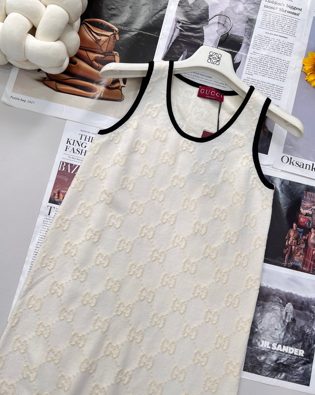 🆕Gucci 新品提花针织背心裙。 - 采用定制YB全棉纱线精心织造，质感细腻且高级，触肤瞬间便能感知其