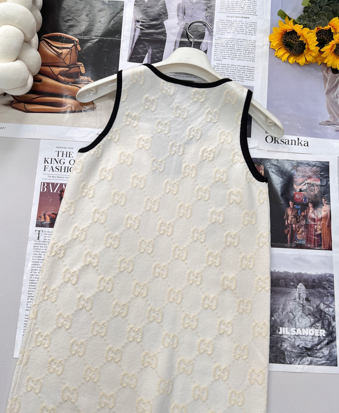 🆕Gucci 新品提花针织背心裙。 - 采用定制YB全棉纱线精心织造，质感细腻且高级，触肤瞬间便能感知其