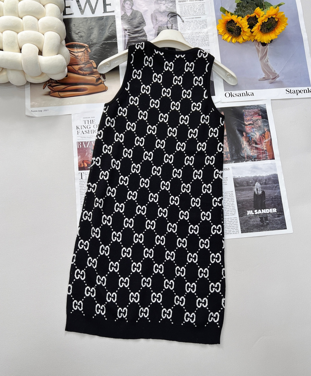 🆕Gucci 新品提花针织背心裙。 - 采用定制YB全棉纱线精心织造，质感细腻且高级，触肤瞬间便能感知其