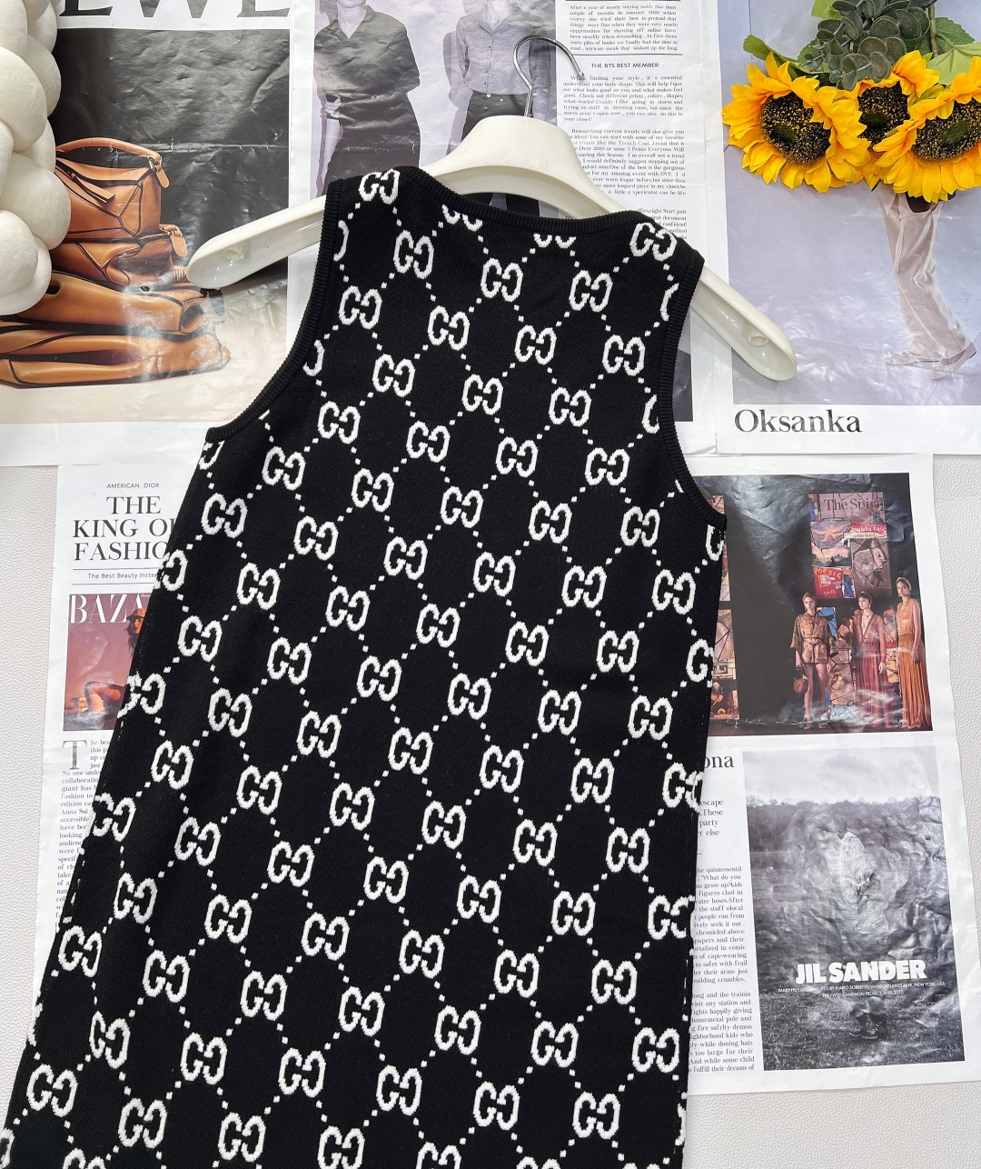🆕Gucci 新品提花针织背心裙。 - 采用定制YB全棉纱线精心织造，质感细腻且高级，触肤瞬间便能感知其