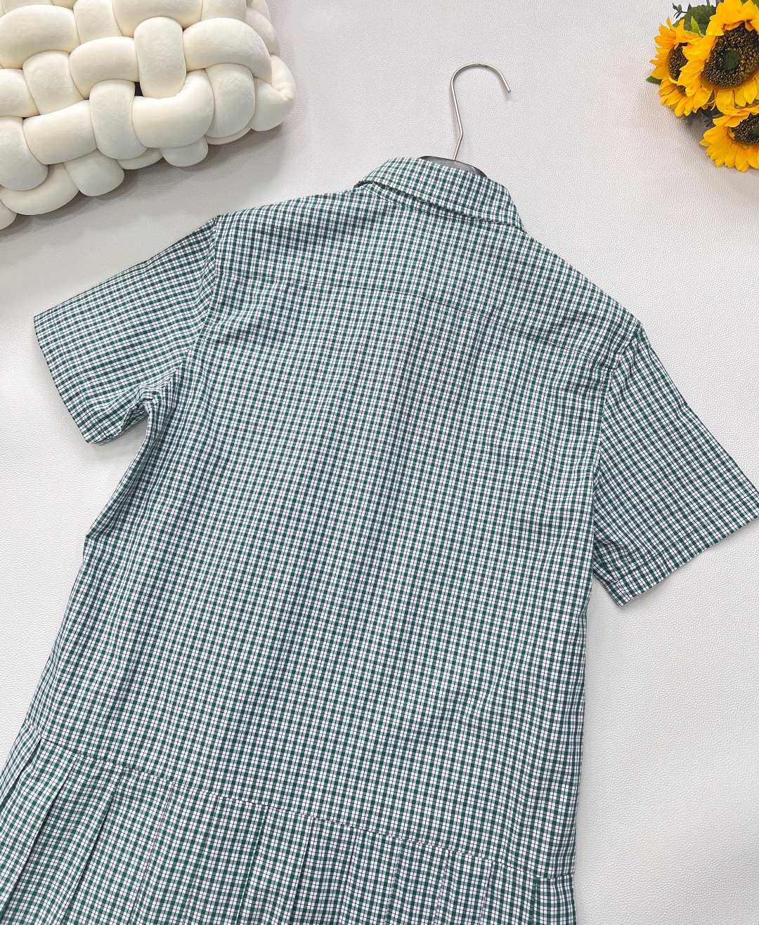 🆕MiuMiu25Ss春夏新款logo徽标刺绣百褶衬衫裙，高版出品！学院风格纹新品又来啦，一系列都出啦，