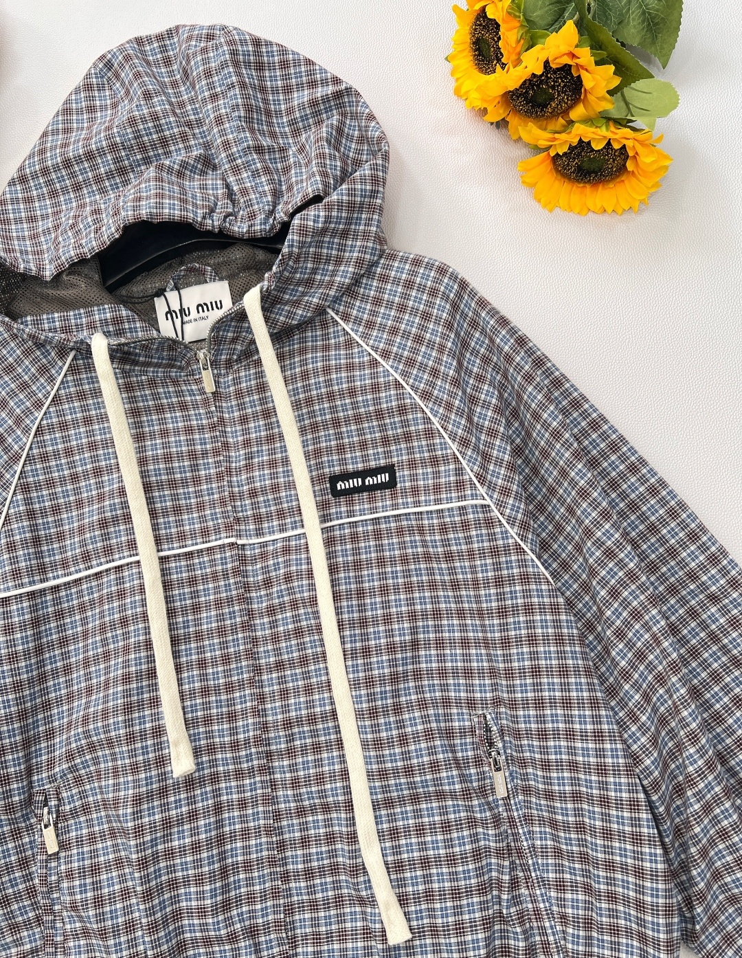 🆕Miumiu25Ss春夏新款知性分子定织格纹设计风衣外套丨⚠独家yb开发!高版出品!男女同款宽松版型
