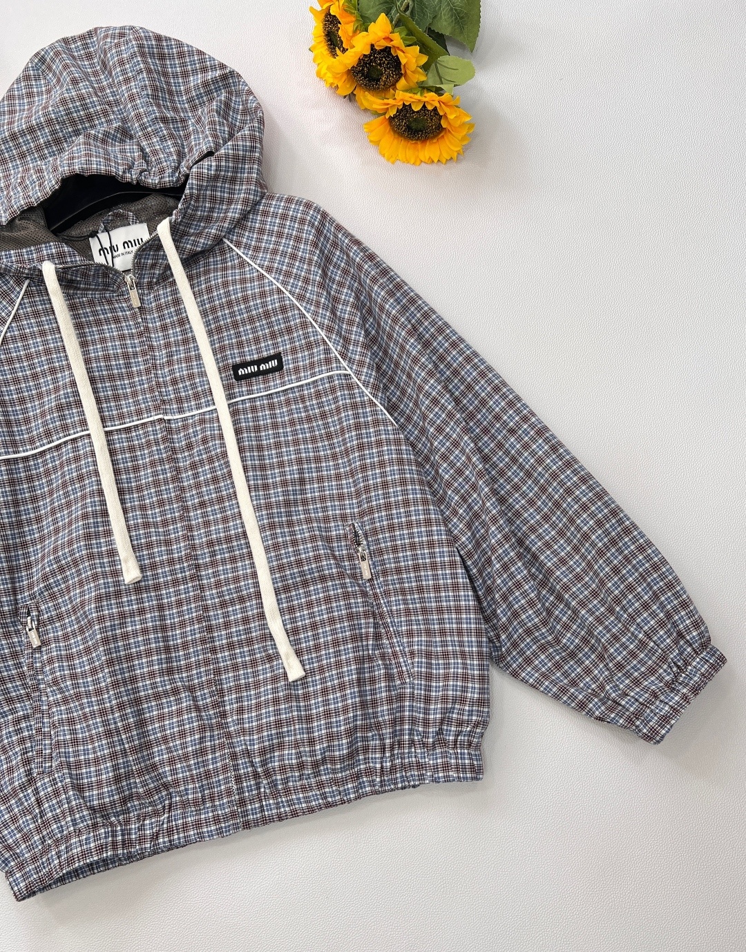 🆕Miumiu25Ss春夏新款知性分子定织格纹设计风衣外套丨⚠独家yb开发!高版出品!男女同款宽松版型