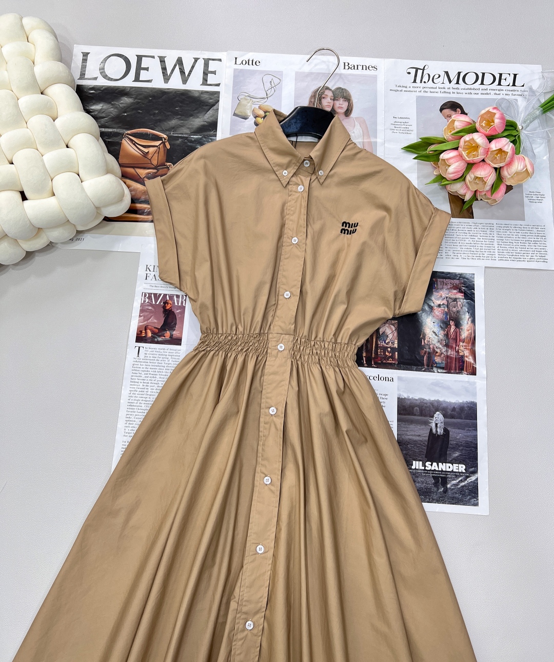 🆕Miumiu25Ss春夏新款知性分子学院风衬衫领连衣裙丨⚠独家yb开发！高版出品！气质翻领落肩卷袖设计