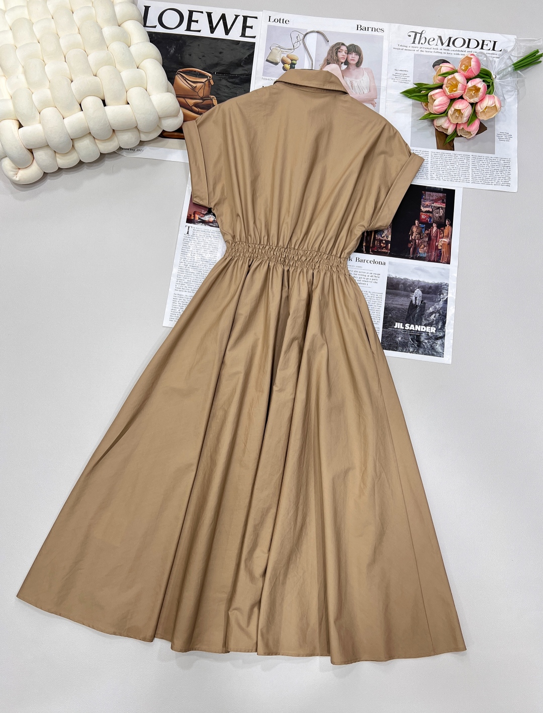 🆕Miumiu25Ss春夏新款知性分子学院风衬衫领连衣裙丨⚠独家yb开发！高版出品！气质翻领落肩卷袖设计