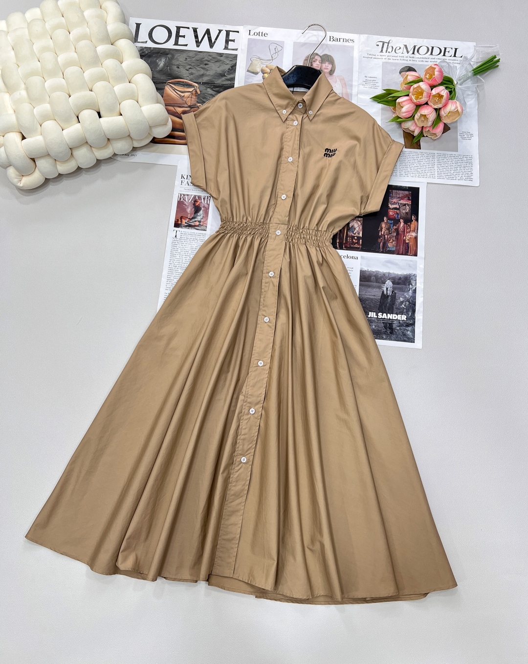 🆕Miumiu25Ss春夏新款知性分子学院风衬衫领连衣裙丨⚠独家yb开发！高版出品！气质翻领落肩卷袖设计