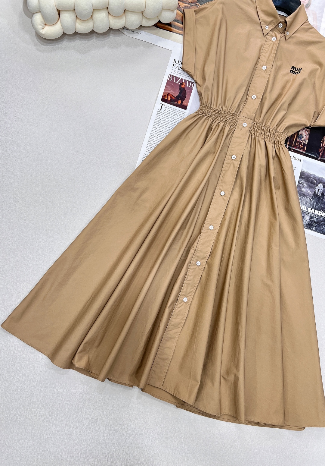 🆕Miumiu25Ss春夏新款知性分子学院风衬衫领连衣裙丨⚠独家yb开发！高版出品！气质翻领落肩卷袖设计