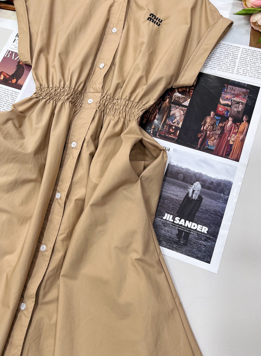 🆕Miumiu25Ss春夏新款知性分子学院风衬衫领连衣裙丨⚠独家yb开发！高版出品！气质翻领落肩卷袖设计