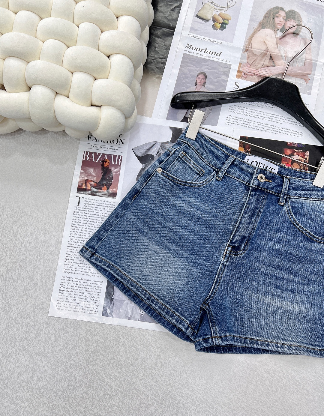 🆕LOEWE罗意威双色口袋印花logo牛仔短裤，赛络纺面料，酵洗固色加软，定制五金，车缝皮牌，不是很短的