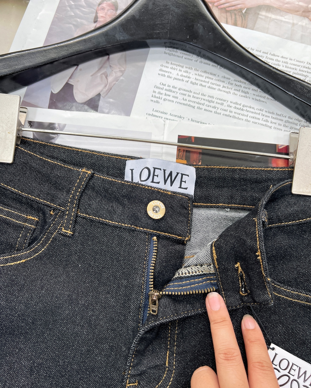 🆕LOEWE罗意威双色口袋印花logo牛仔短裤，赛络纺面料，酵洗固色加软，定制五金，车缝皮牌，不是很短的